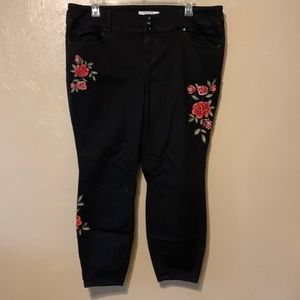 Torrid Denim size 22 black floral rose embroidered Jegging HTF Vintage